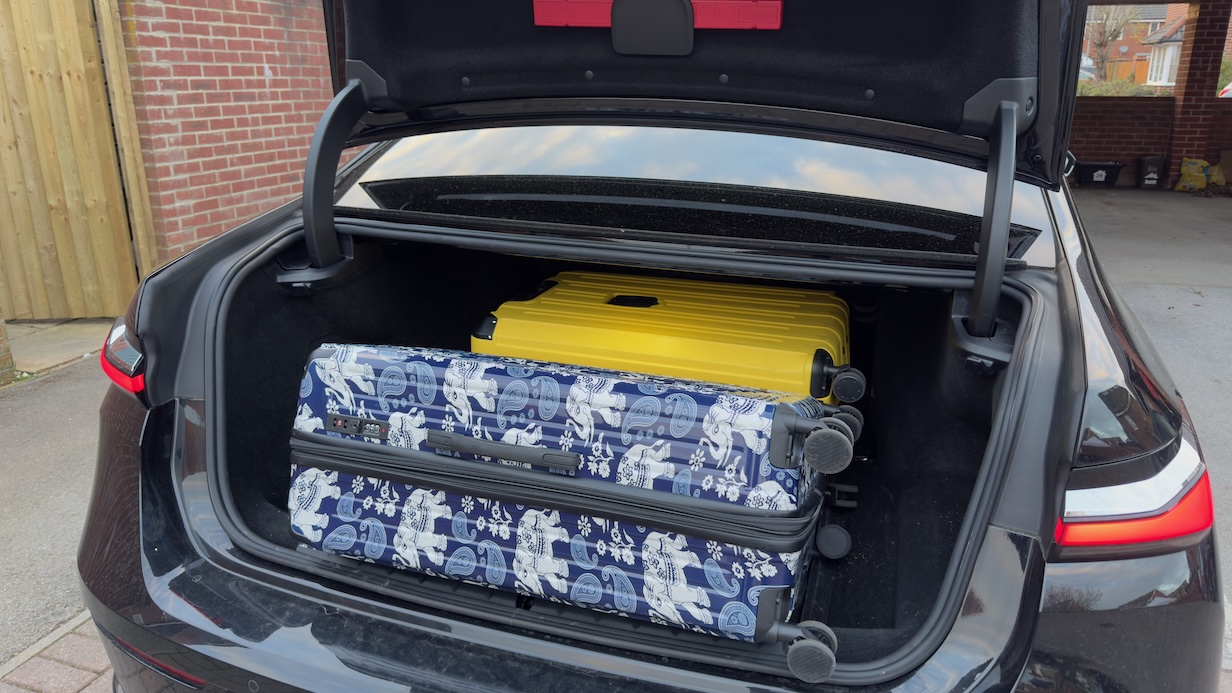 Two Suitcases? Three Bags? Why Luggage Details Matter When Booking a Transfer