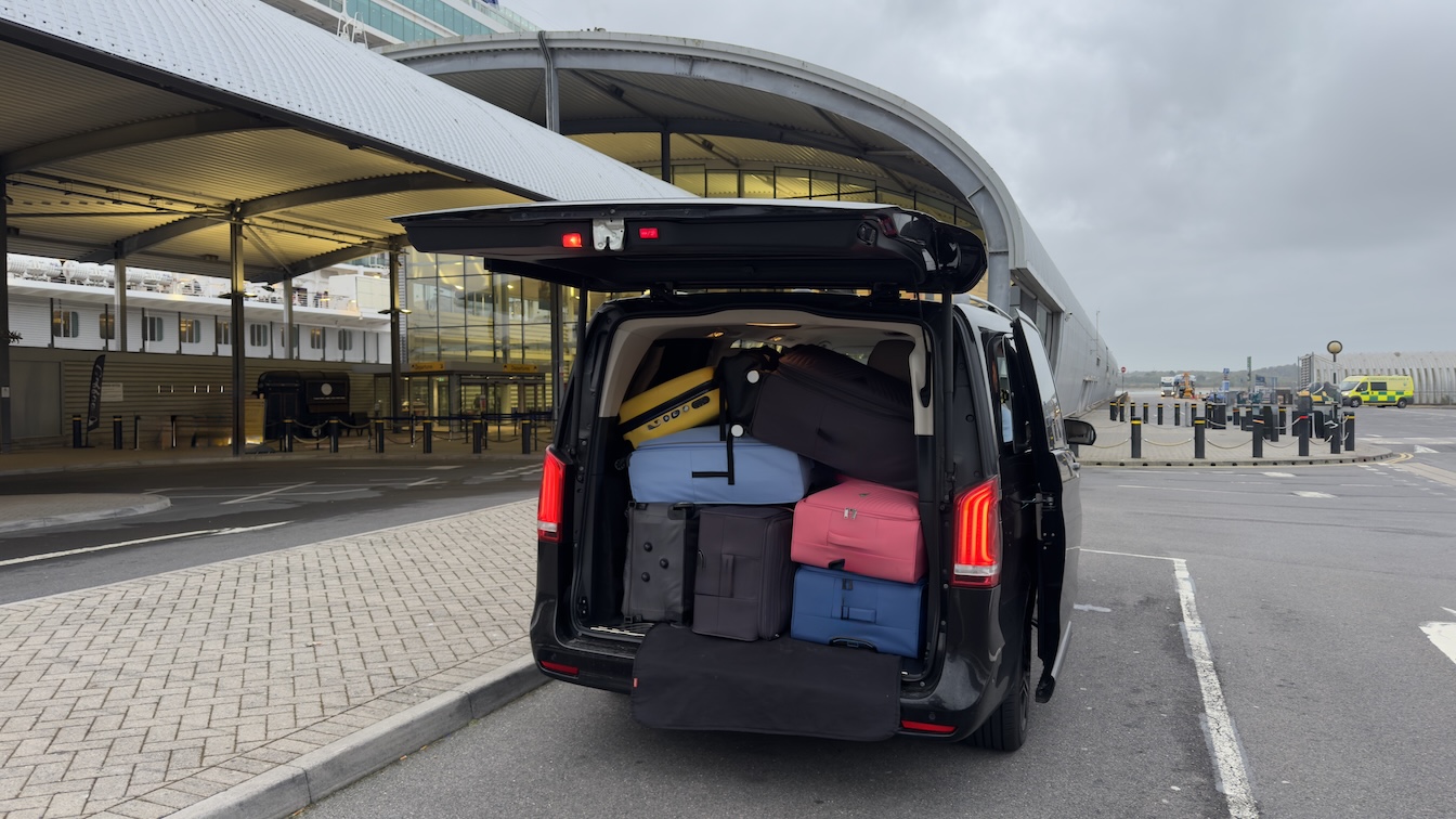 Early Ocean Terminal Pickup: Five Passengers, Plenty of Luggage, One Smooth Run North