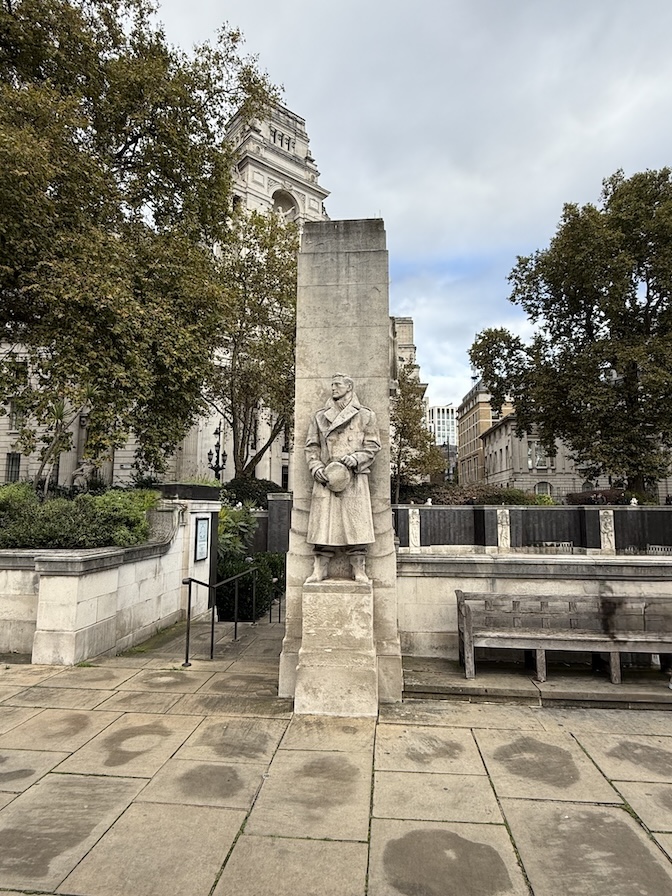 London in a Day: Barton-on-Sea → Winchester → Tower Hill, the Ritz & a Thames River Tour